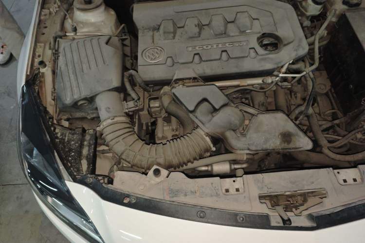 Used Buick Regal 2014 2.0L Leading Fashion Edition Engine Bay Right