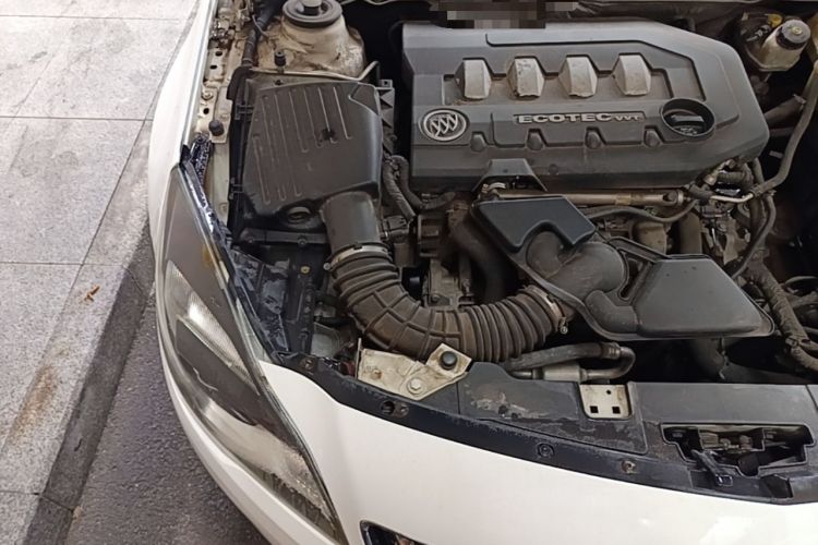 Used Buick Regal 2014 2.0L Leading Fashion Edition Engine Bay Right