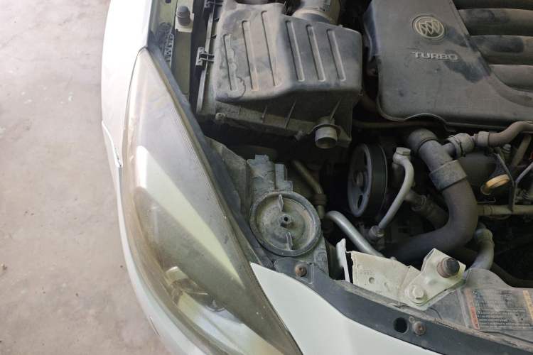 Used Buick Regal 2014 GS 2.0T Passionate Sport Edition Engine Bay Right