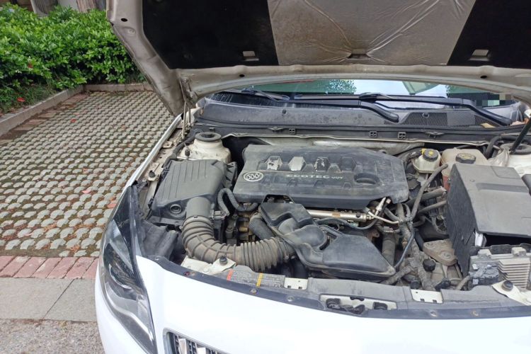 Used Buick Regal 2014 2.0L Leading Fashion Edition Engine Bay Right