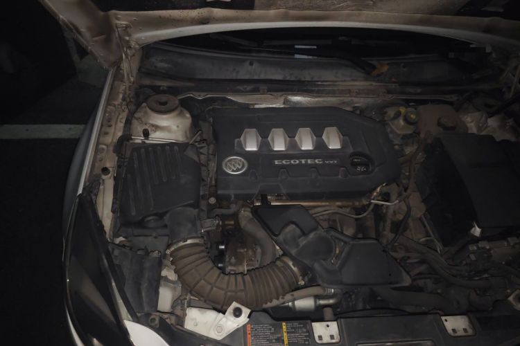 Used Buick Regal 2014 2.0L Leading Fashion Edition Engine Bay Right