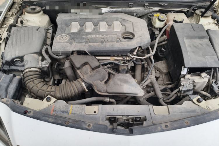 Used Buick Regal 2014 2.0L Elite Fashion Edition Engine Bay