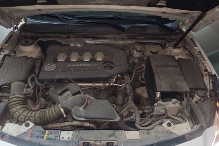 Used Buick Regal 2014 2.0L Elite Fashion Edition Engine Bay