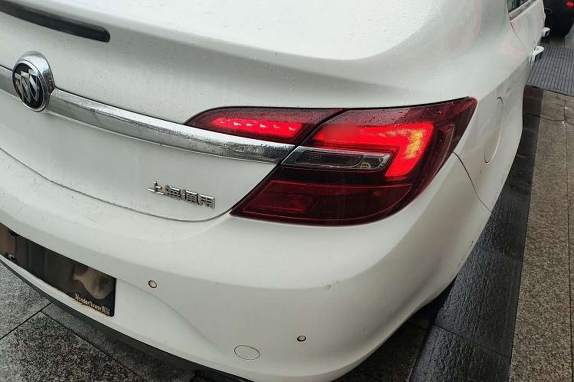Used Buick Regal 2014 2.0L Leading Fashion Edition Exterior 3