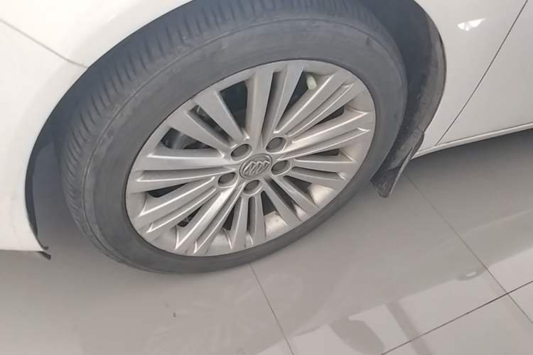 Used Buick Regal 2014 2.4L SIDI Elite Fashion Edition Exterior 4
