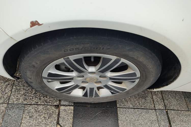 Used Buick Regal 2014 2.0L Leading Fashion Edition Exterior 4