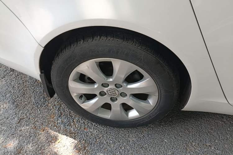 Used Buick Regal 2014 2.0L Leading Fashion Edition Exterior 5