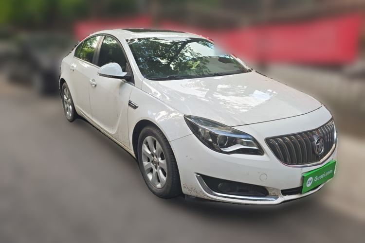 Used Buick Regal 2014 2.0L Leading Fashion Edition Front Right 45 Deg