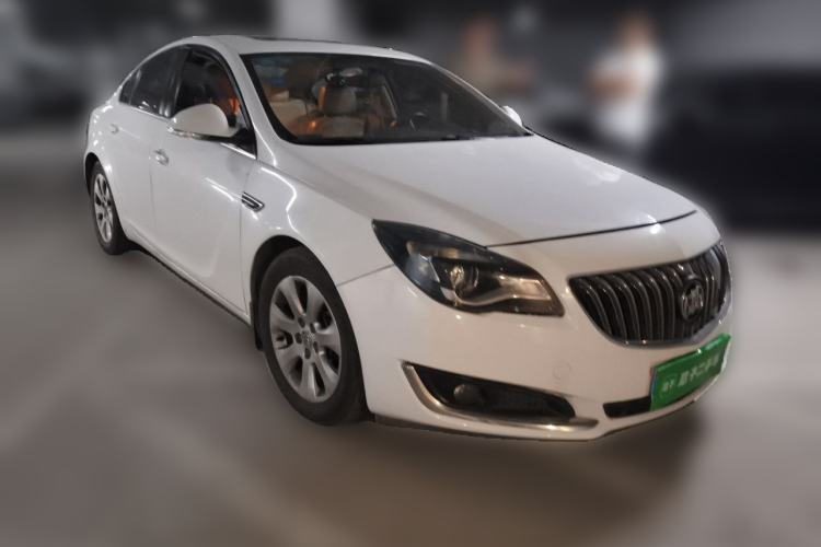 Used Buick Regal 2014 2.0L Leading Fashion Edition Front Right 45 Deg
