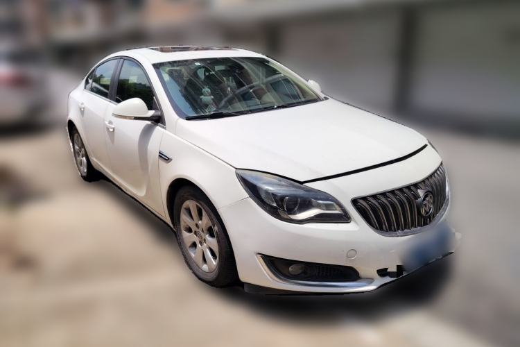 Used Buick Regal 2014 2.0L Leading Fashion Edition Front Right 45 Deg