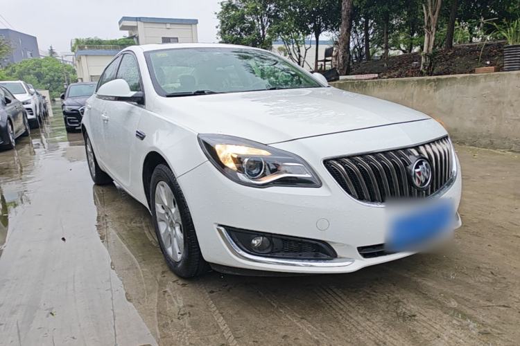 Used Buick Regal 2014 2.0L Leading Fashion Edition Front Right 45 Deg