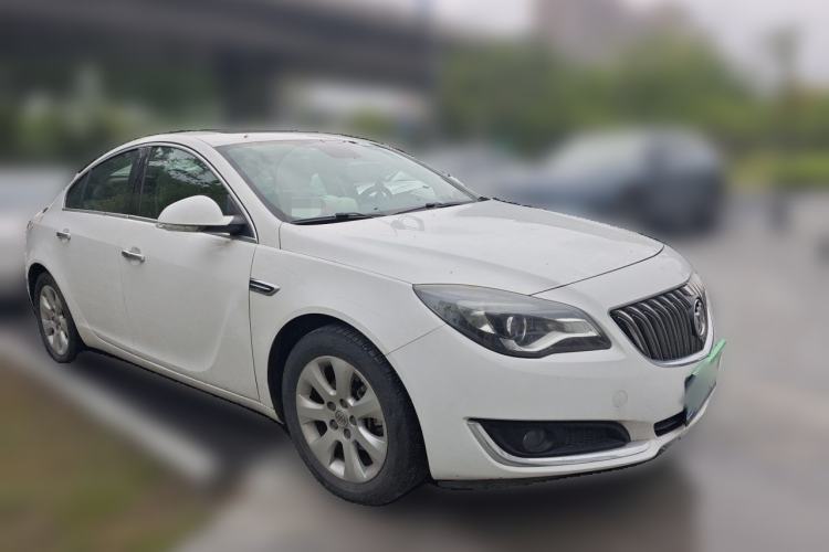 Used Buick Regal 2014 2.0L Elite Fashion Edition Front Right 45 Deg