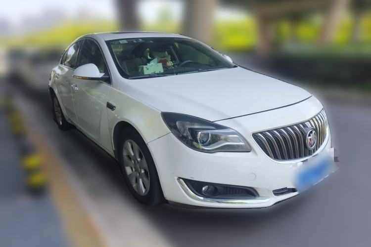Used Buick Regal 2014 2.0L Elite Fashion Edition Front Right 45 Deg