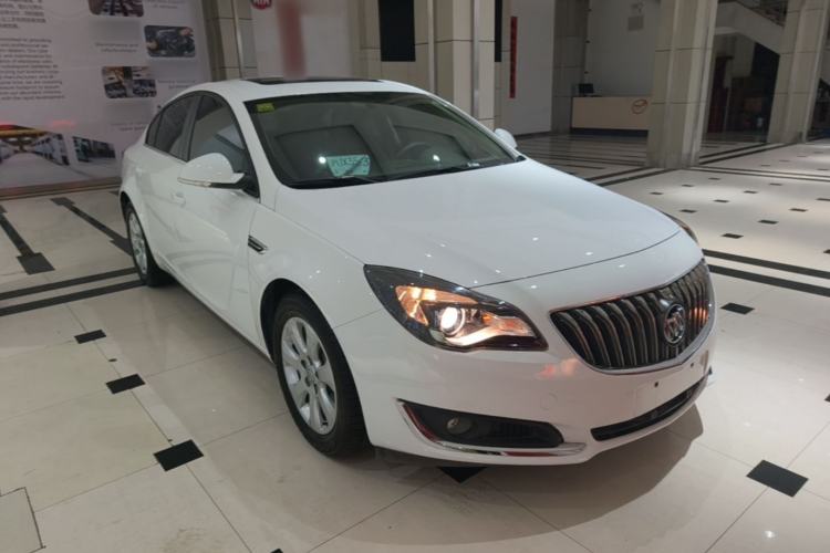 Used Buick Regal 2014 2.0L Leading Fashion Edition Front Right 45 Deg