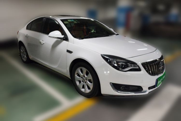 Used Buick Regal 2014 2.0L Leading Fashion Edition Front Right 45 Deg