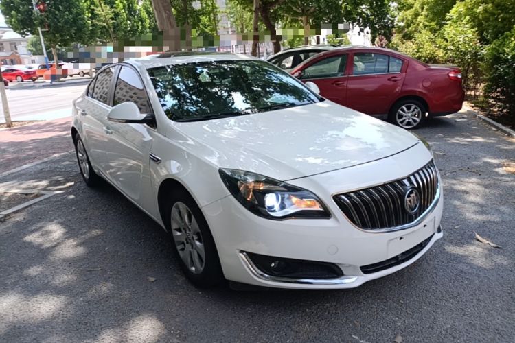 Used Buick Regal 2014 2.0L Leading Fashion Edition Front Right 45 Deg