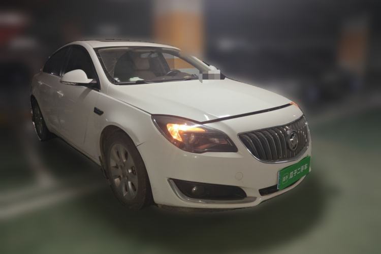 Used Buick Regal 2014 2.0L Leading Fashion Edition Front Right 45 Deg
