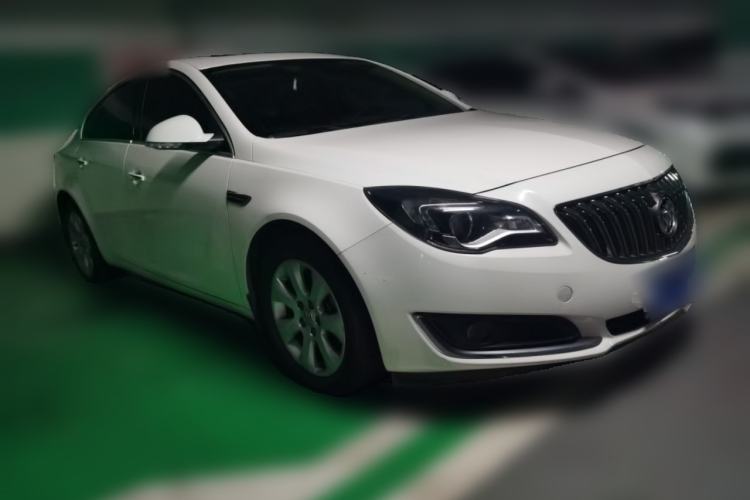 Used Buick Regal 2014 2.0L Elite Fashion Edition Front Right 45 Deg