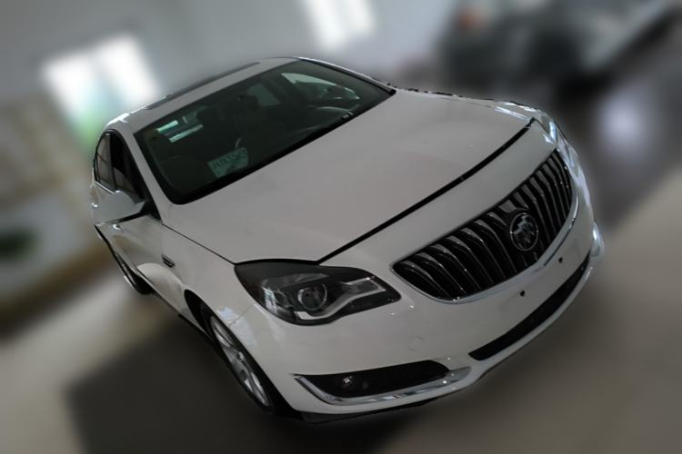 Used Buick Regal 2014 2.0L Leading Fashion Edition Front Right 45 Deg