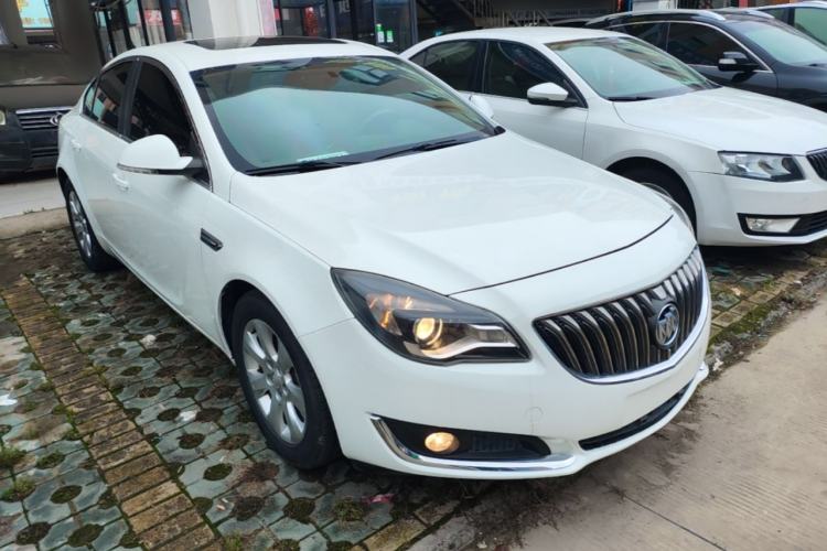 Used Buick Regal 2014 2.0L Leading Fashion Edition Front Right 45 Deg