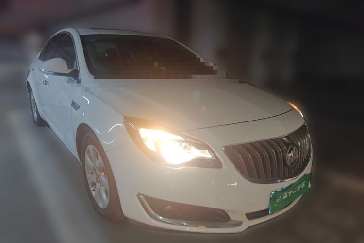 Used Buick Regal 2014 2.0L Elite Fashion Edition Front Right 45 Deg