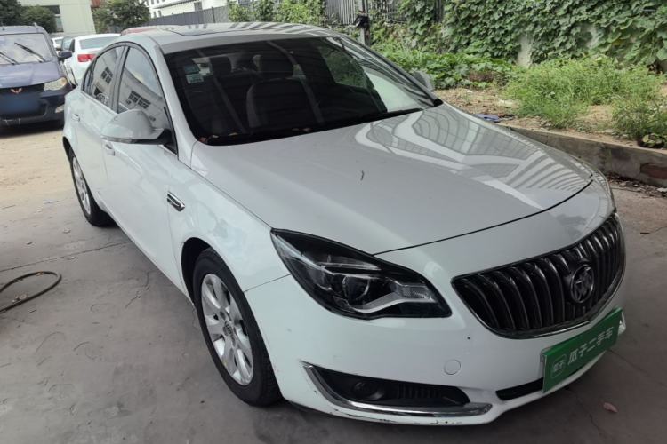 Used Buick Regal 2014 2.0L Leading Fashion Edition Front Right 45 Deg