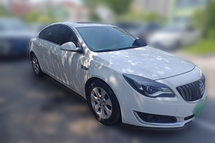 Used Buick Regal 2014 2.0L Leading Fashion Edition Front Right 45 Deg