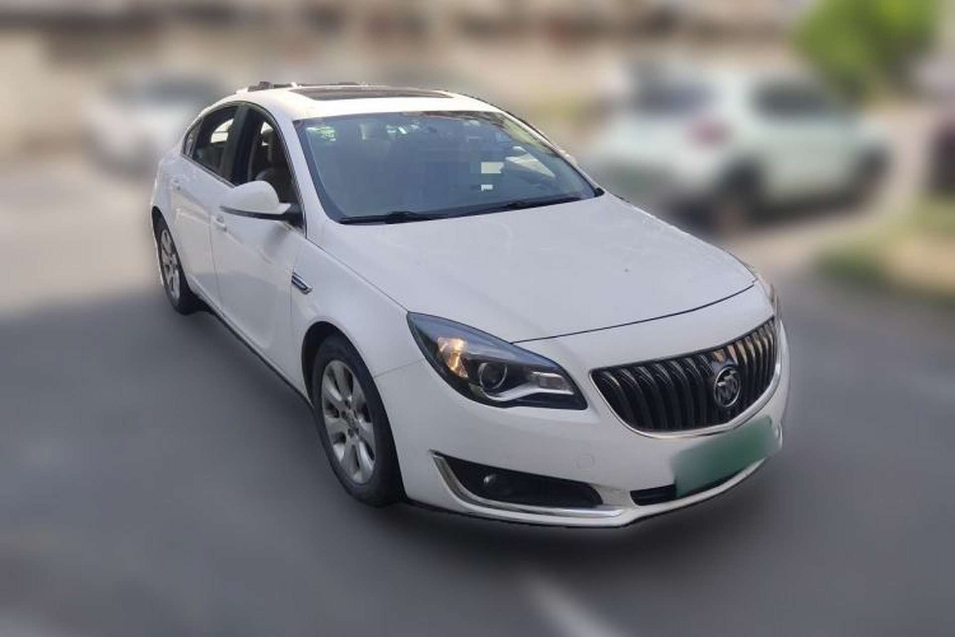 Used Buick Regal 2014 2.0L Leading Fashion Edition Front Right 45 Deg