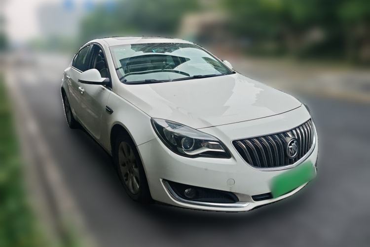 Used Buick Regal 2014 2.0L Leading Fashion Edition Front Right 45 Deg