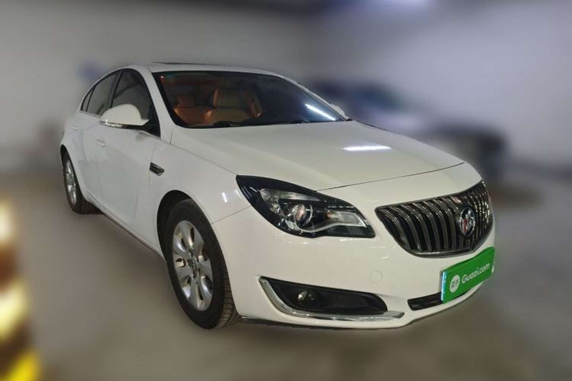 Used Buick Regal 2014 2.0L Leading Fashion Edition Front Right 45 Deg