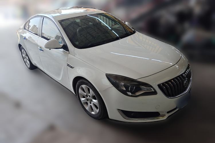 Used Buick Regal 2014 2.0L Leading Fashion Edition Front Right 45 Deg