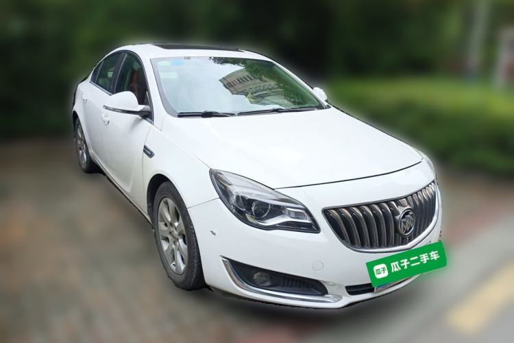 Used Buick Regal 2014 2.0L Leading Fashion Edition Front Right 45 Deg