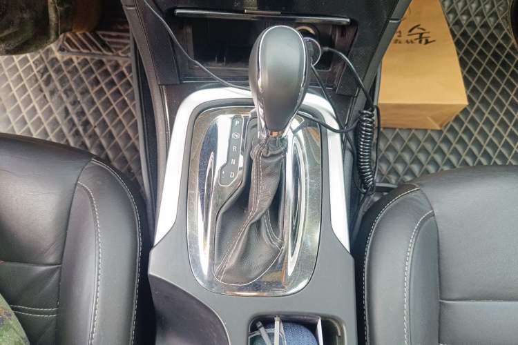Used Buick Regal 2014 1.6T Fashionable Tech Edition Gear Lever