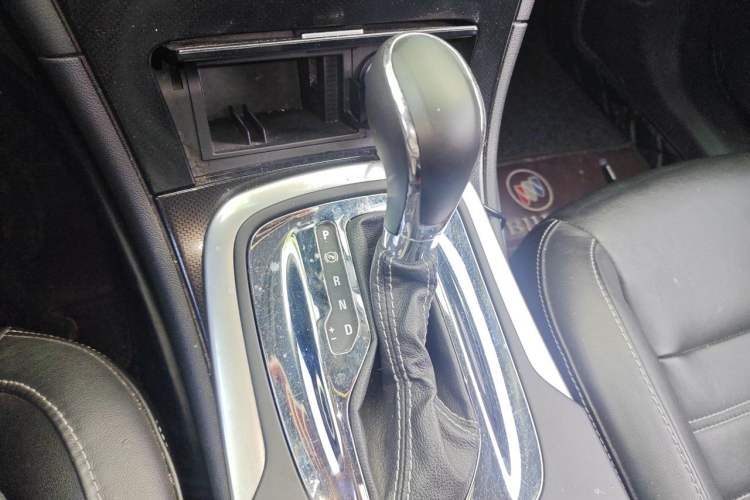 Used Buick Regal 2014 1.6T Fashionable Tech Edition Gear Lever