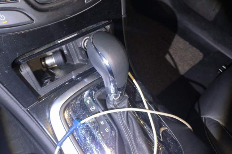 Used Buick Regal 2014 1.6T Fashionable Tech Edition Gear Lever