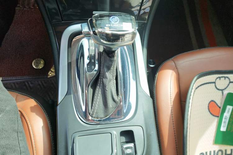 Used Buick Regal 2014 GS 2.0T Passionate Sport Edition Gear Lever