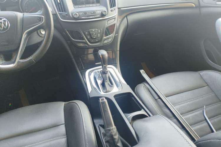 Used Buick Regal 2014 1.6T Fashionable Tech Edition Gear Lever