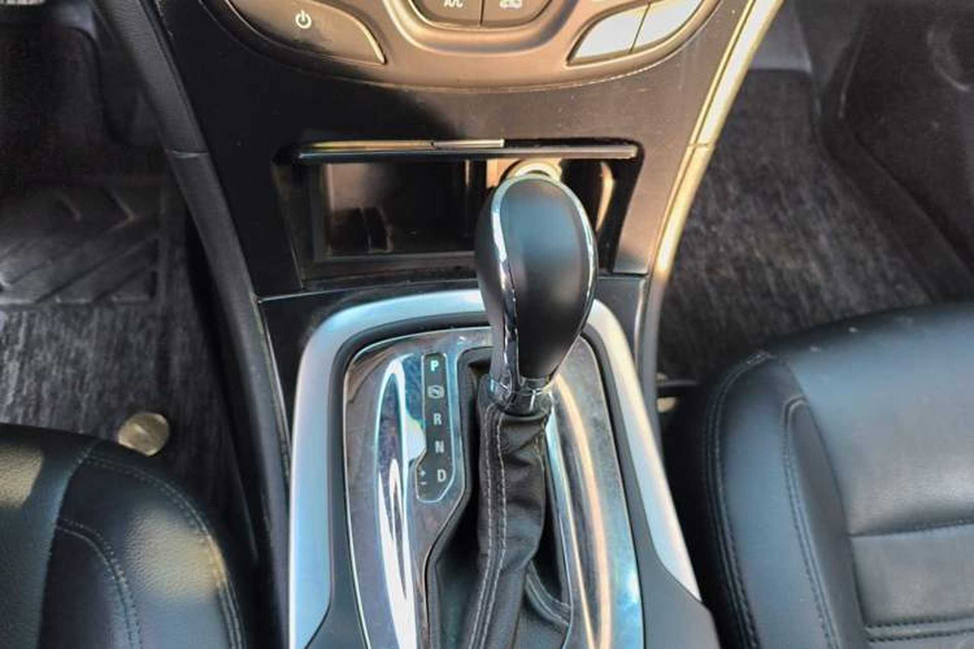 Used Buick Regal 2014 1.6T Fashionable Tech Edition Gear Lever