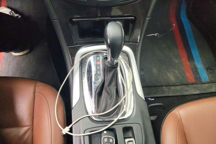 Used Buick Regal 2014 GS 2.0T Grand Sport Edition Gear Lever
