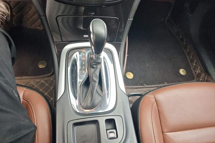 Used Buick Regal 2014 GS 2.0T Grand Sport Edition Gear Lever