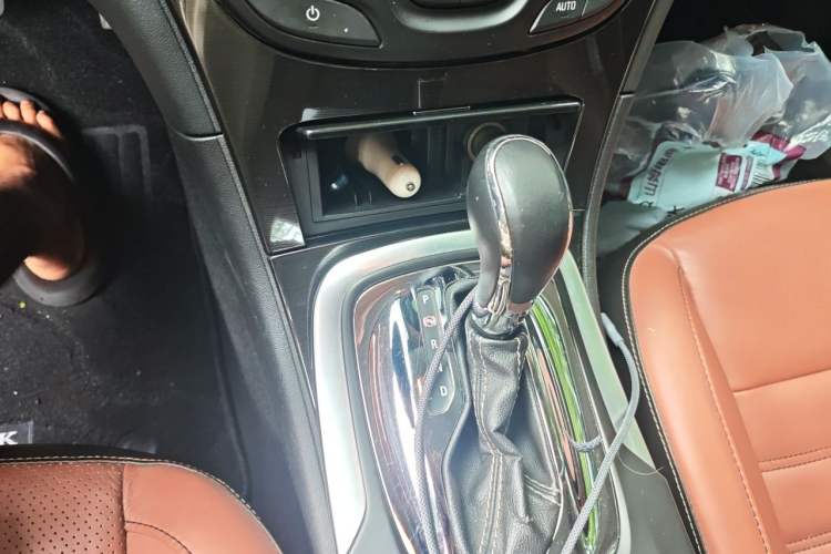 Used Buick Regal 2014 GS 2.0T Grand Sport Edition Gear Lever