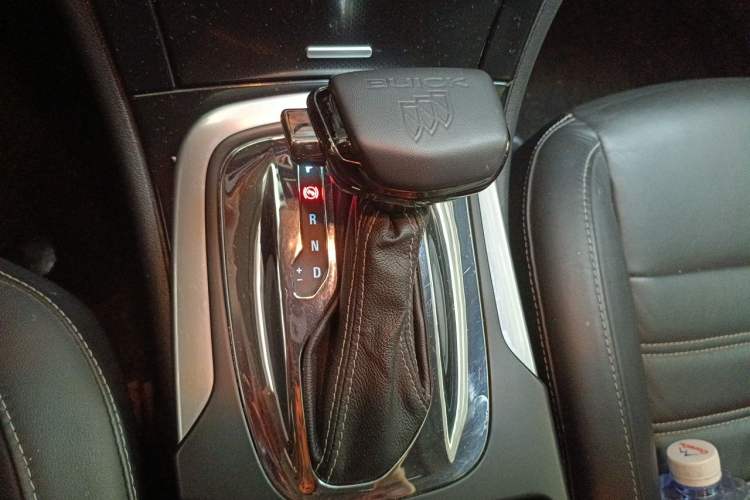 Used Buick Regal 2014 1.6T Fashionable Tech Edition Gear Lever