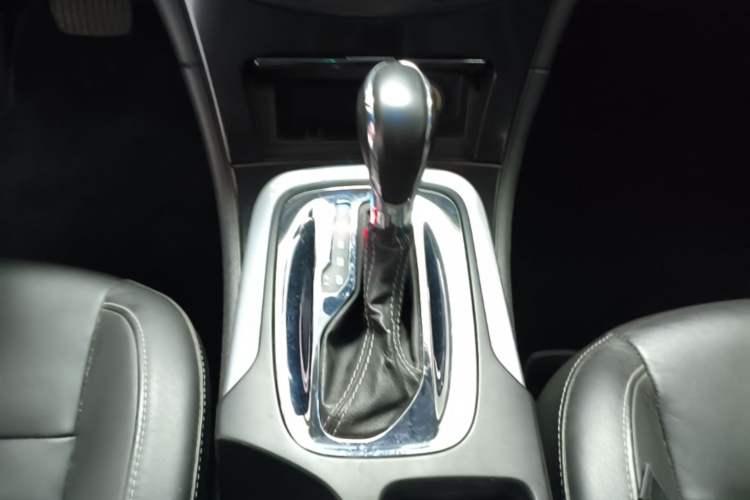 Used Buick Regal 2014 1.6T Fashionable Tech Edition Gear Lever