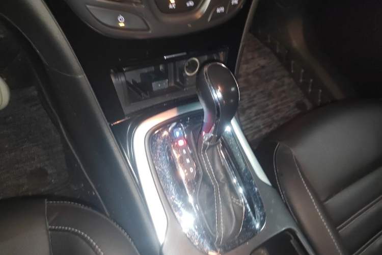 Used Buick Regal 2014 1.6T Fashionable Tech Edition Gear Lever