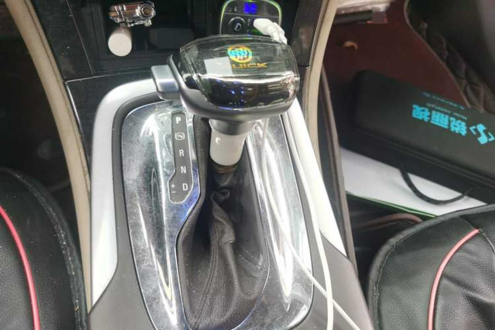 Used Buick Regal 2014 2.0L Leading Fashion Edition Gear Lever