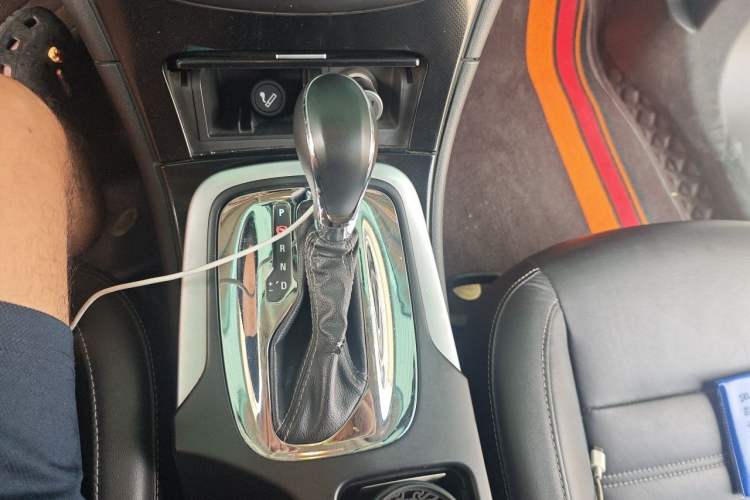 Used Buick Regal 2014 1.6T Fashionable Tech Edition Gear Lever