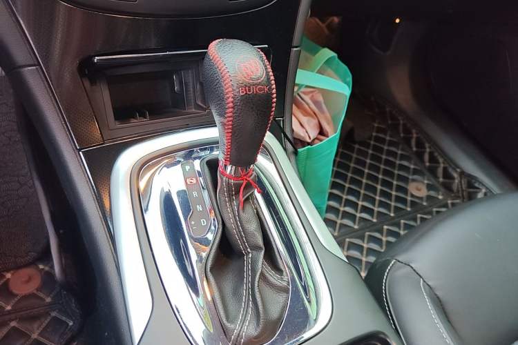 Used Buick Regal 2014 1.6T Fashionable Tech Edition Gear Lever