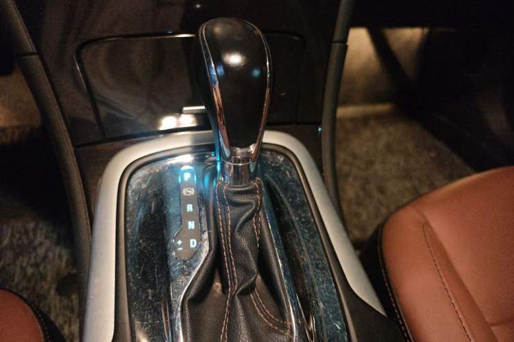 Used Buick Regal 2014 GS 2.0T Grand Sport Edition Gear Lever