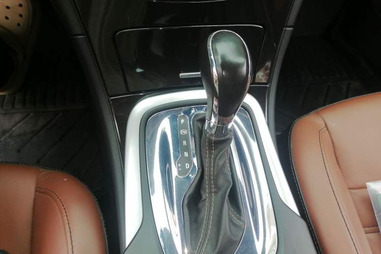 Used Buick Regal 2014 GS 2.0T Grand Sport Edition Gear Lever