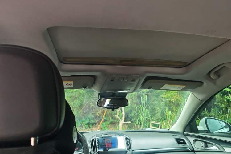 Used Buick Regal 2014 1.6T Fashionable Tech Edition Headliner